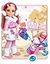 Nancy pasea a su hermanita